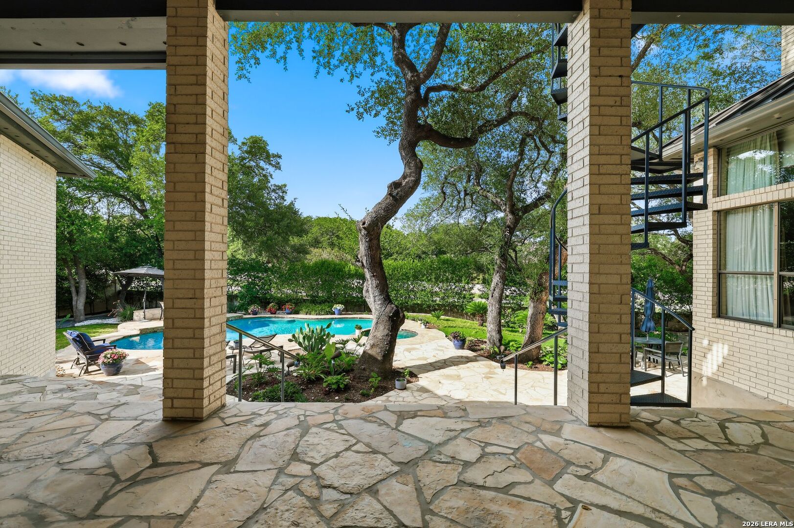main property photo 33