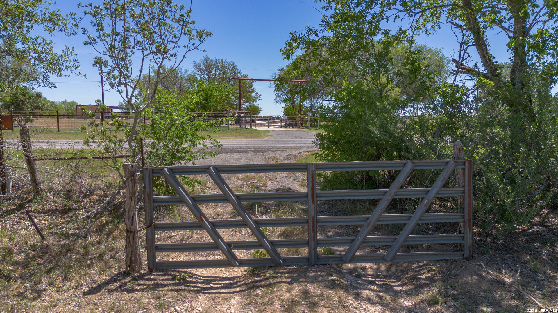 main property photo 23