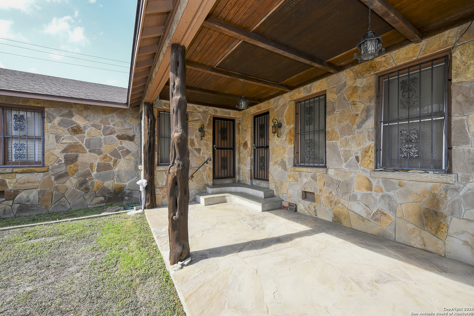 main property photo 24