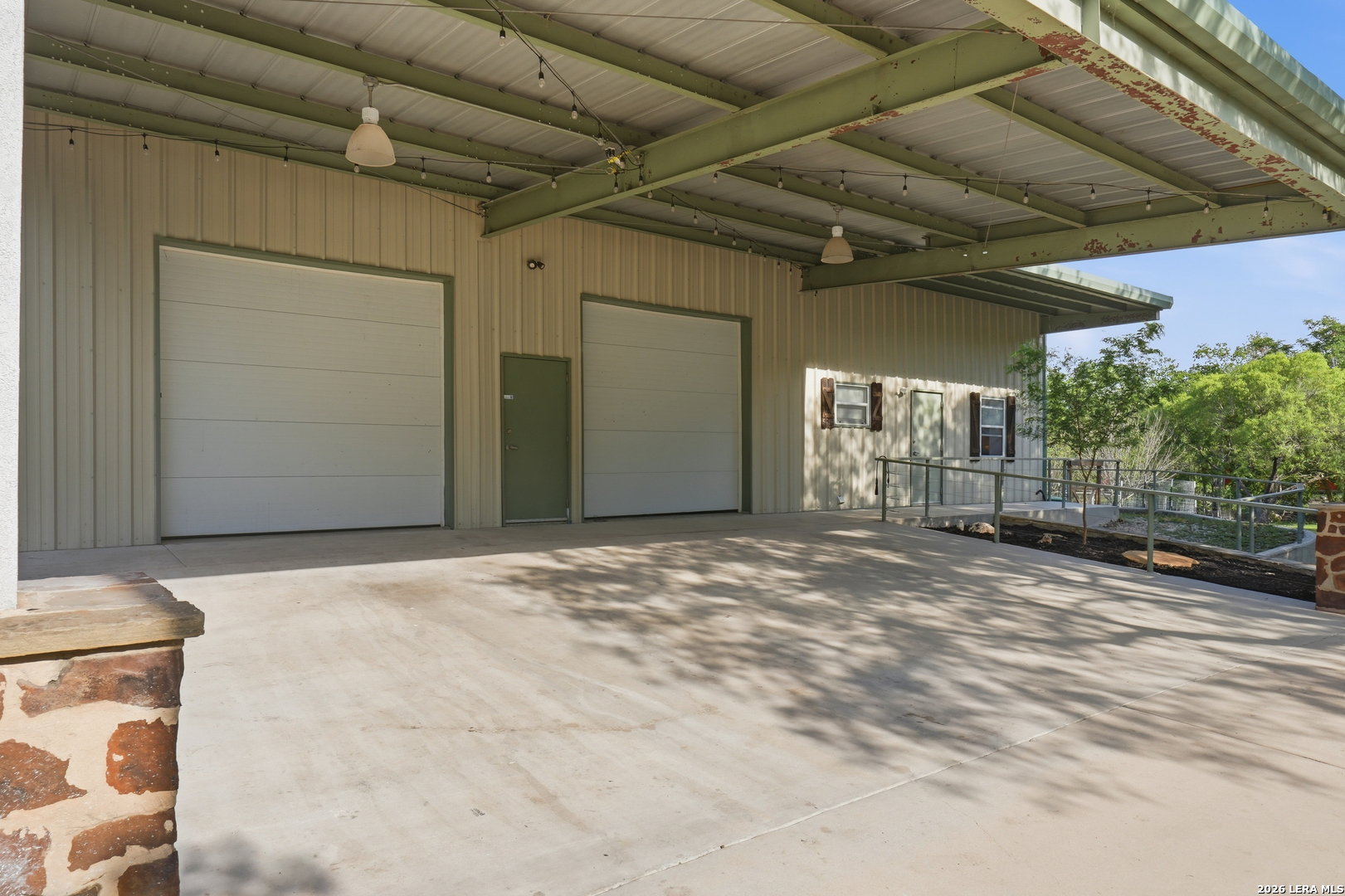 main property photo 41