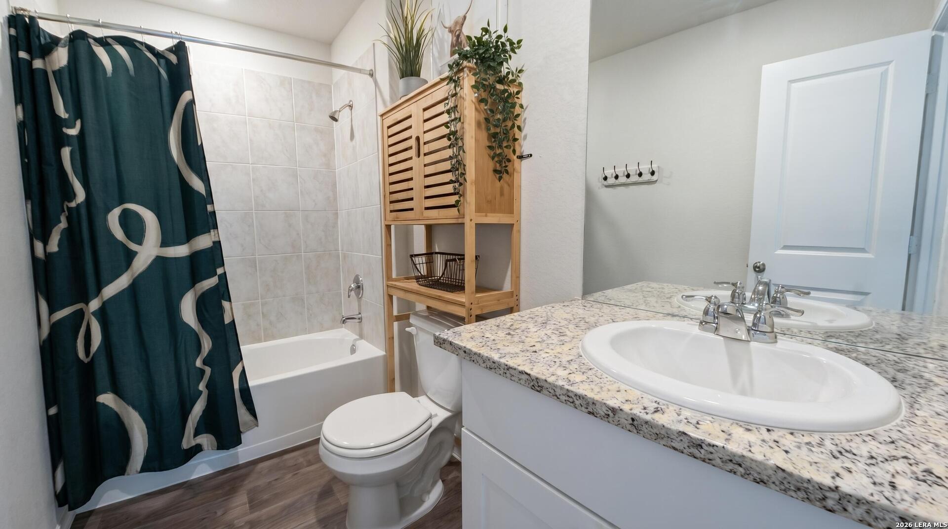 main property photo 11