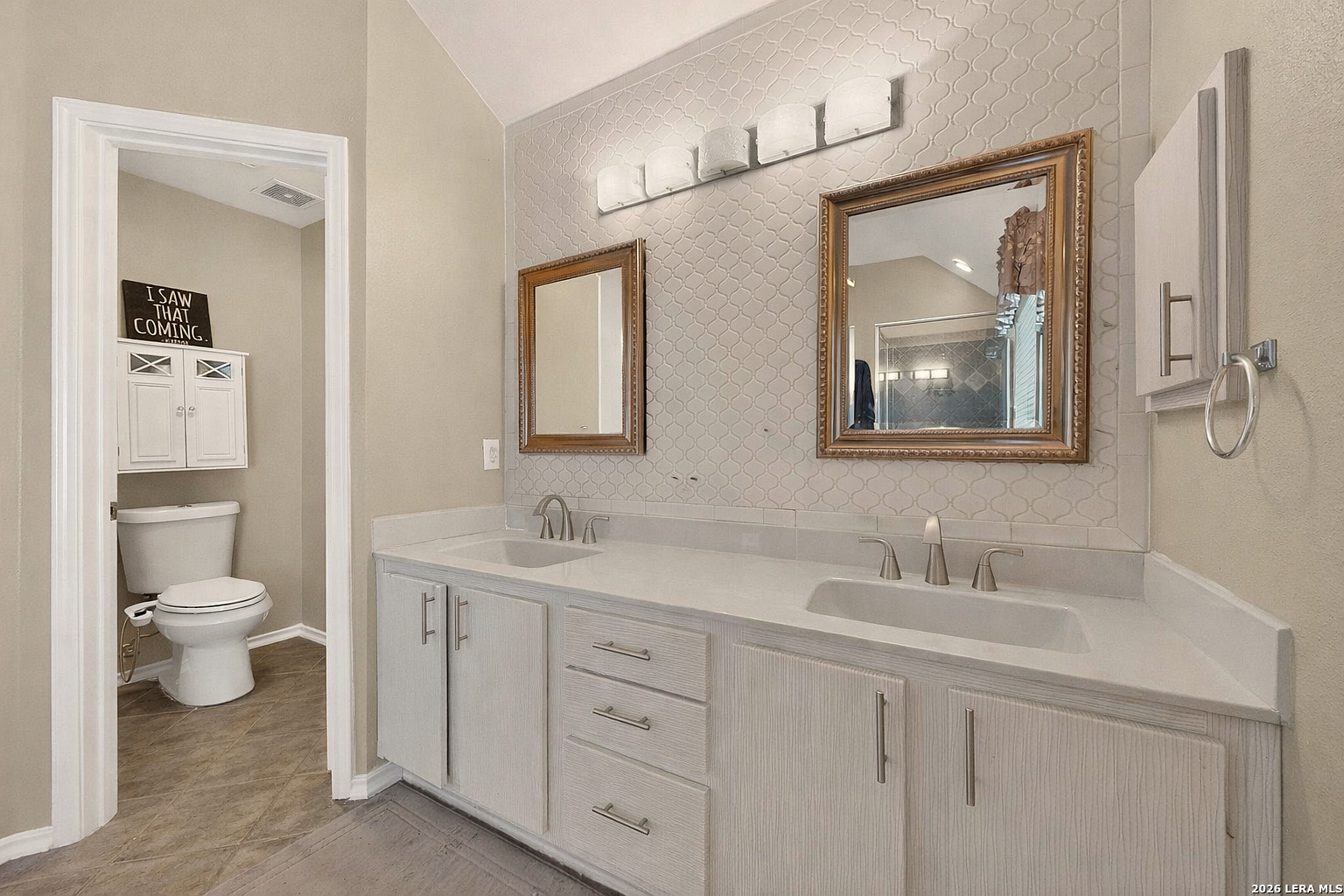 property viewer photo 23