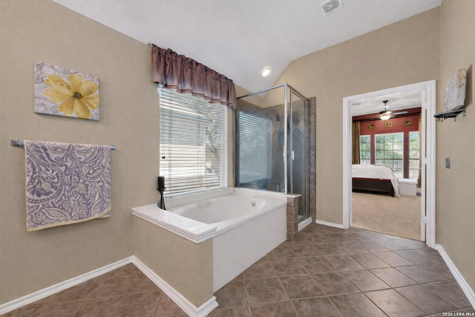 property viewer photo 25