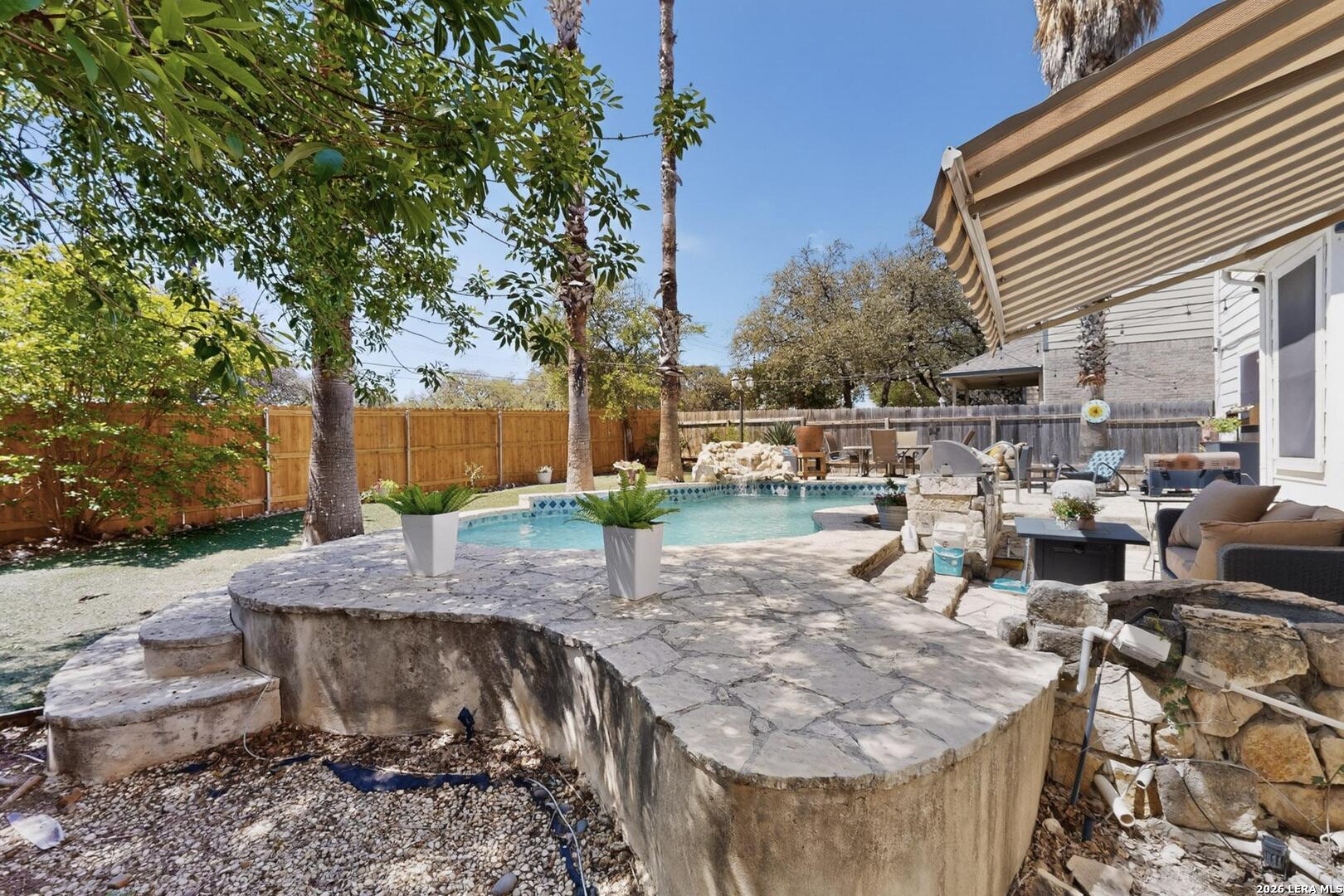 property viewer photo 38