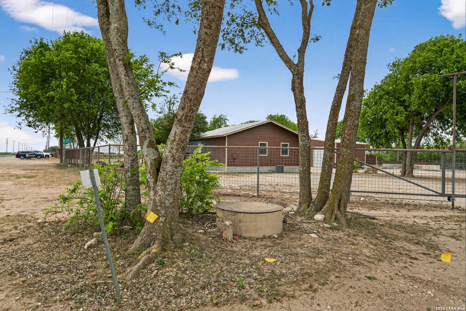 main property photo 33