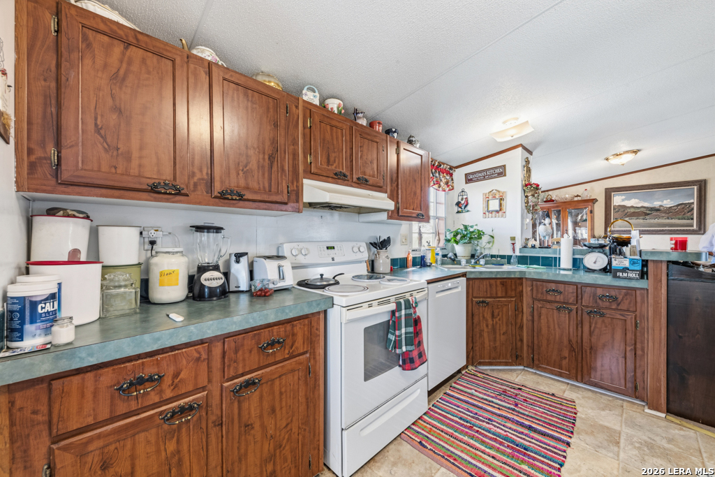 main property photo 65