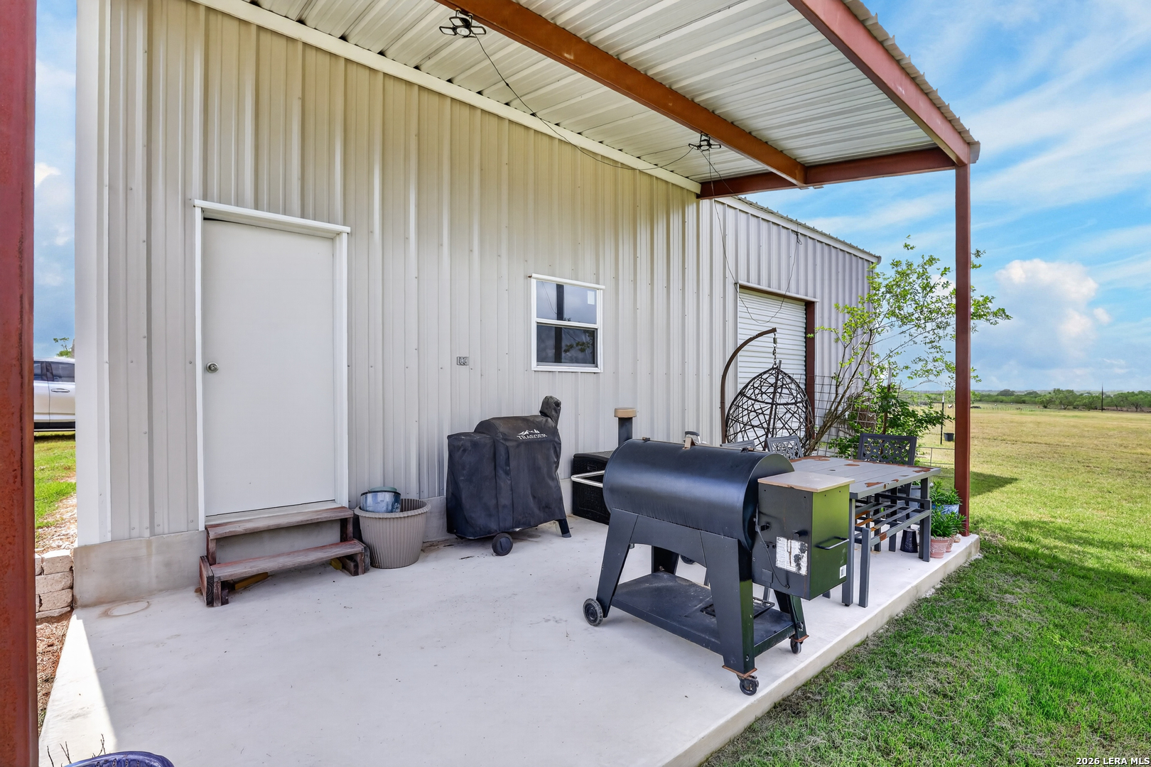 main property photo 9