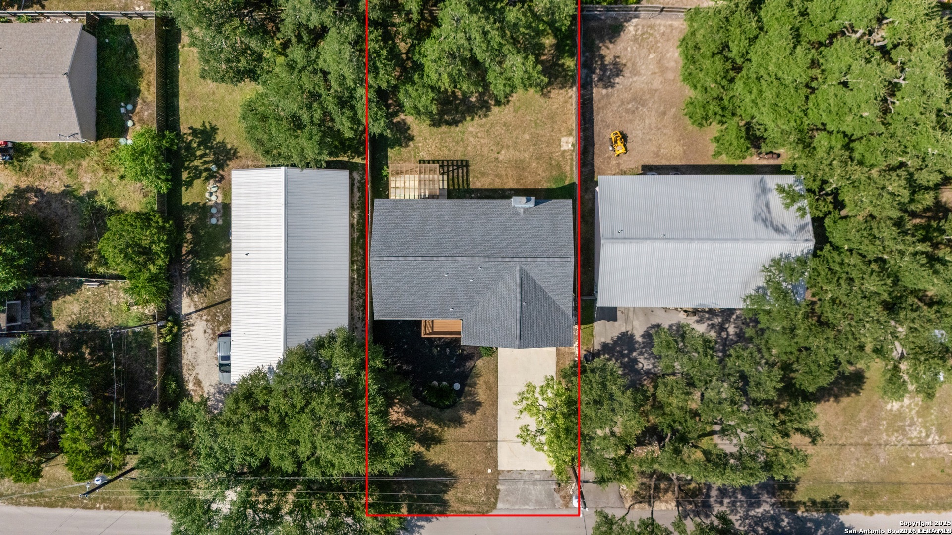 main property photo 28