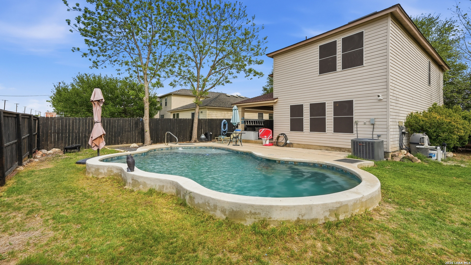 main property photo 27