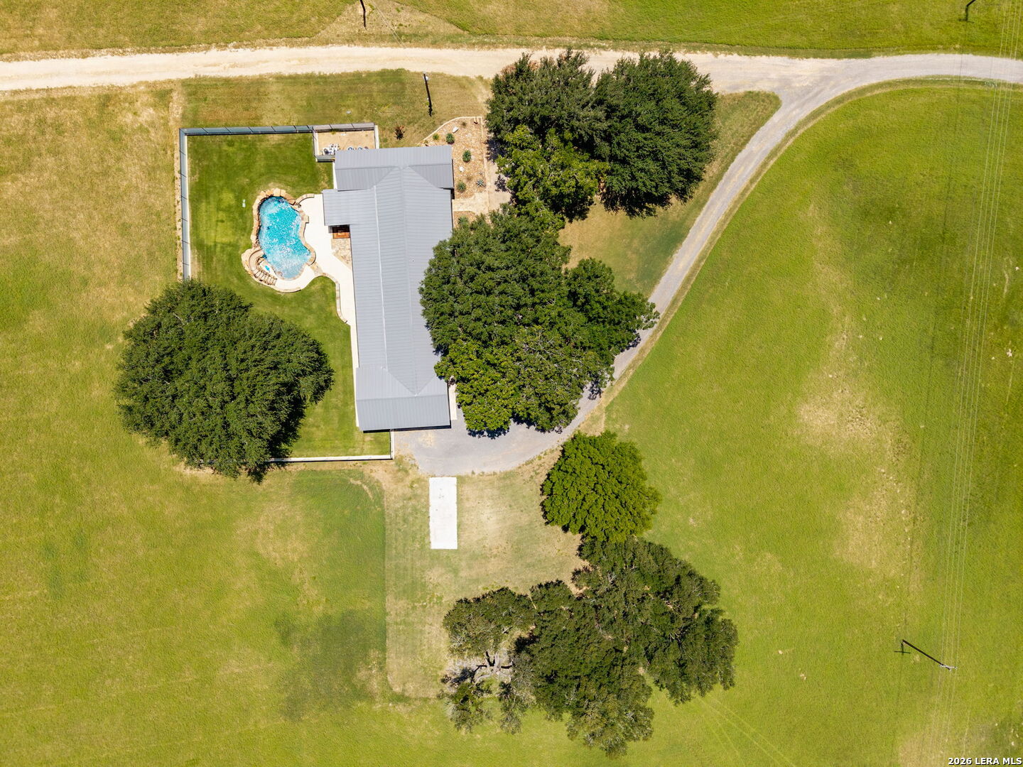 main property photo 31