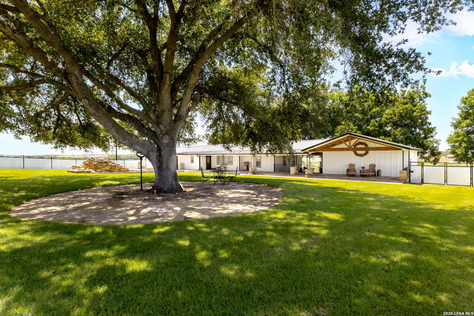 main property photo 41