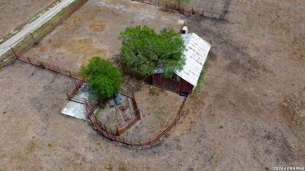 main property photo 28