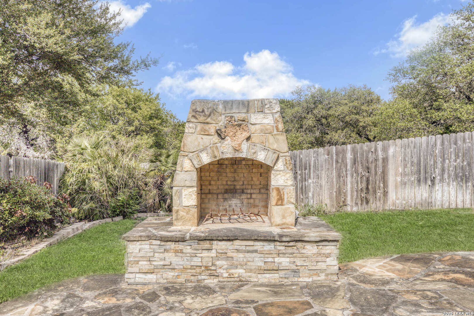 main property photo 40