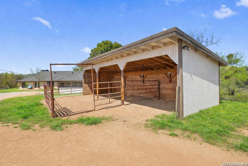 main property photo 27