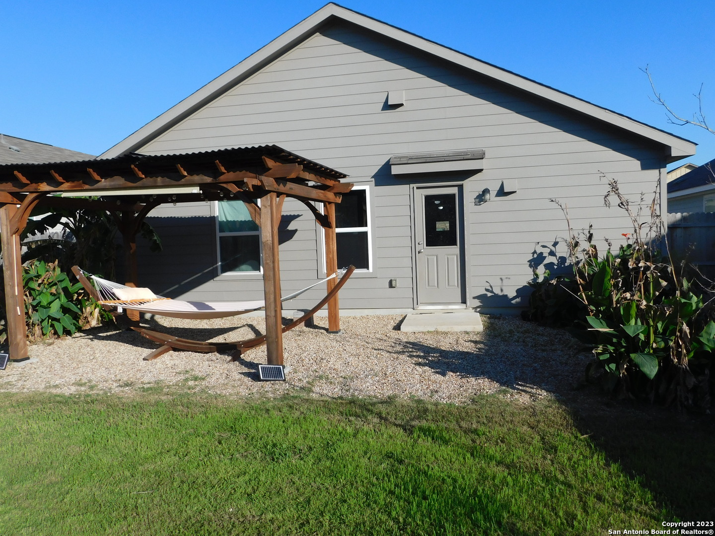 main property photo 18