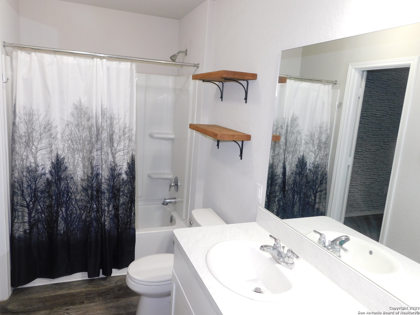 main property photo 7