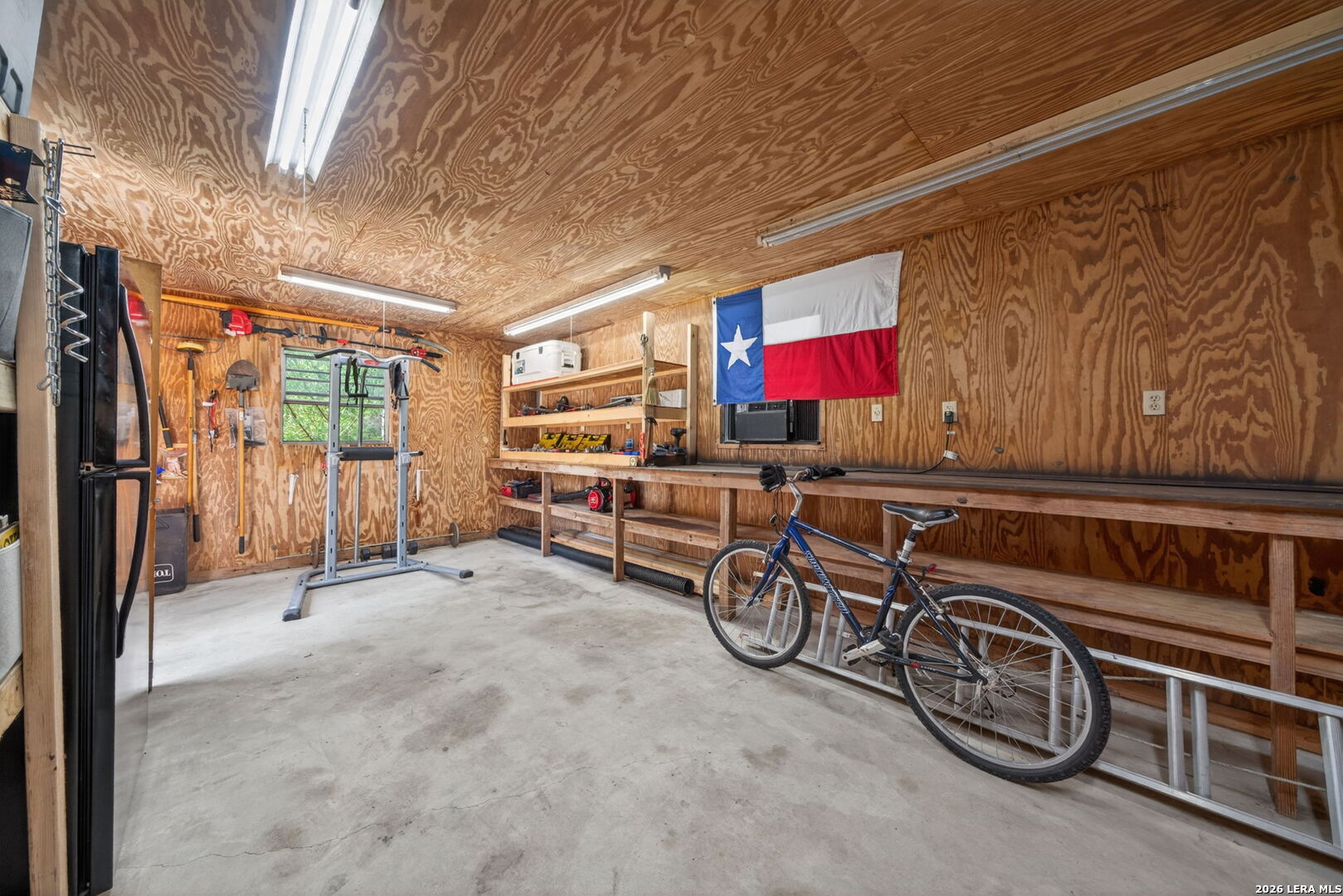 main property photo 27