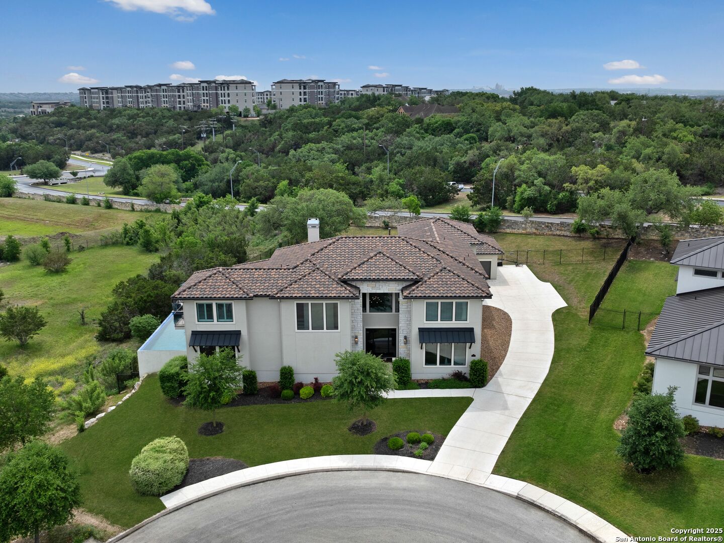 main property photo 45