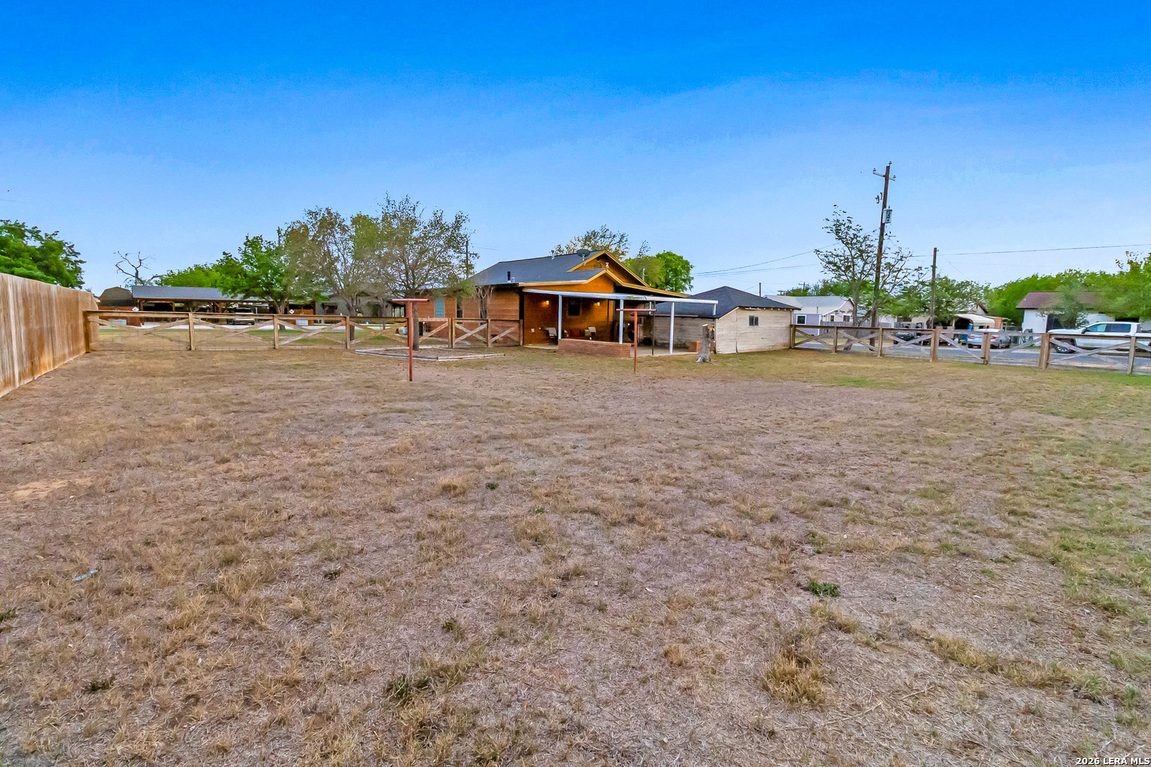 main property photo 30