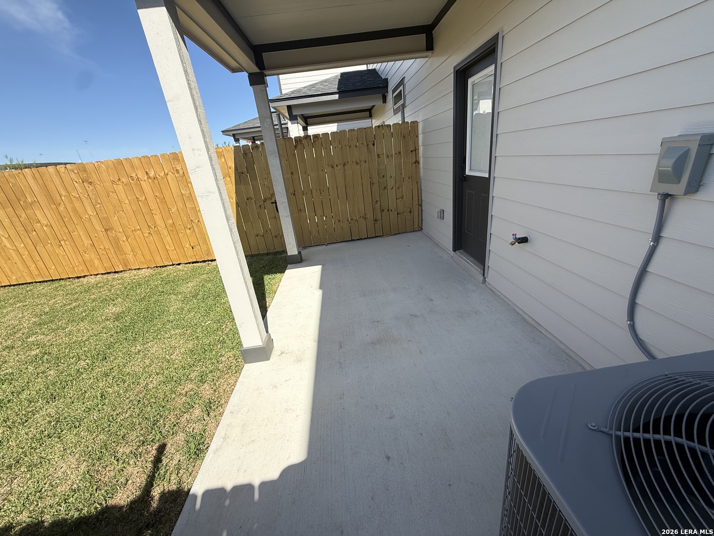 main property photo 16