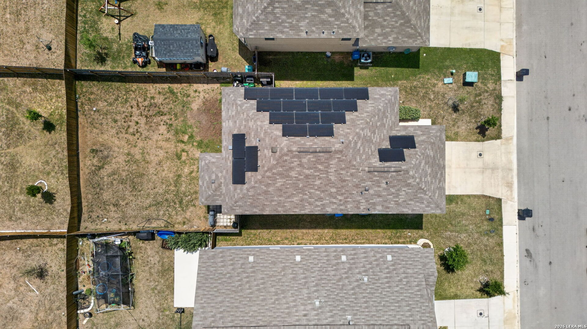 main property photo 28