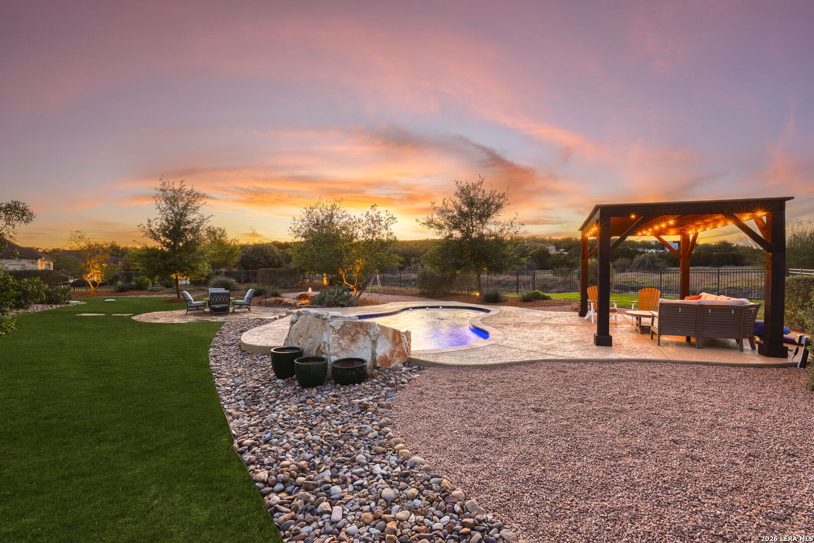 main property photo 41