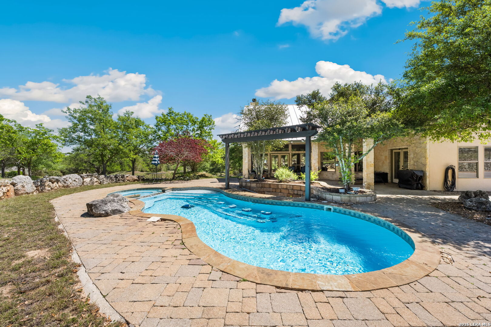 main property photo 45