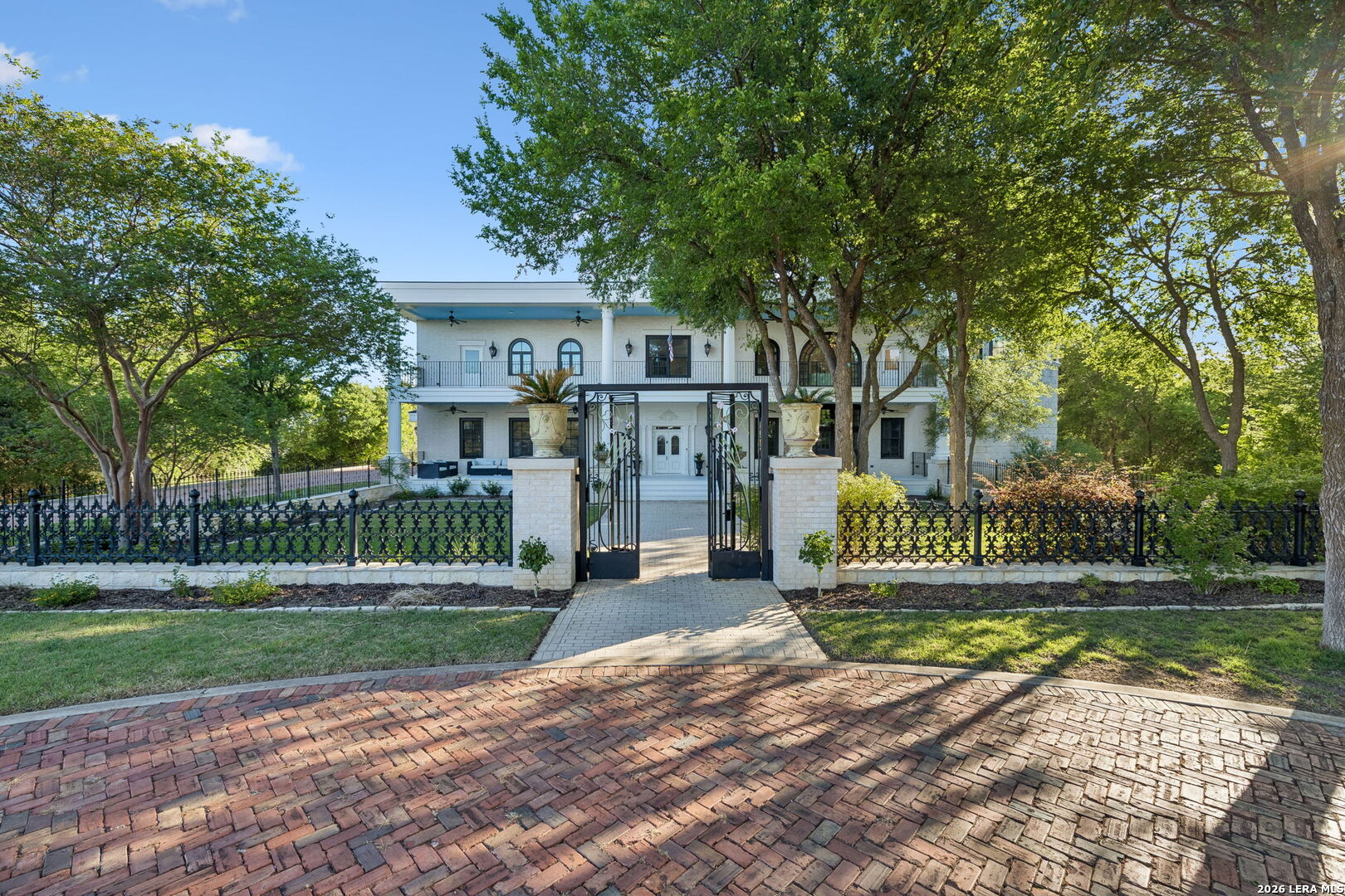 main property photo 9