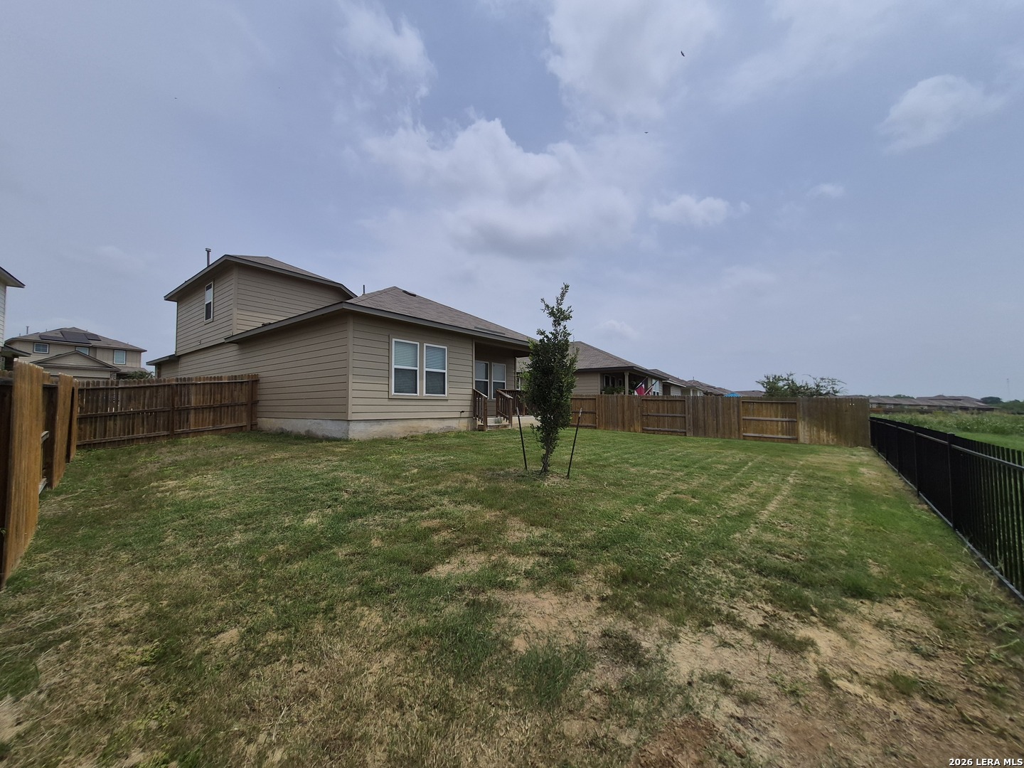 main property photo 38