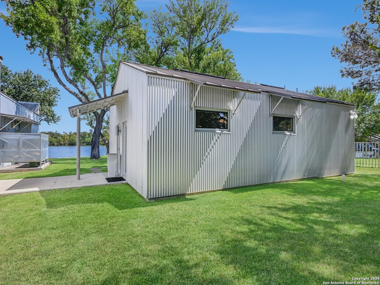 main property photo 31