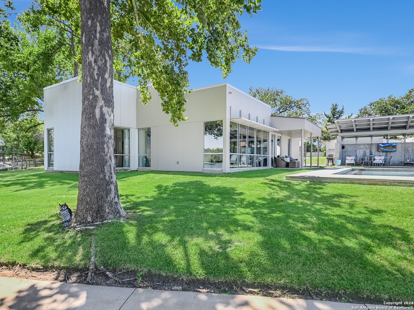 main property photo 46