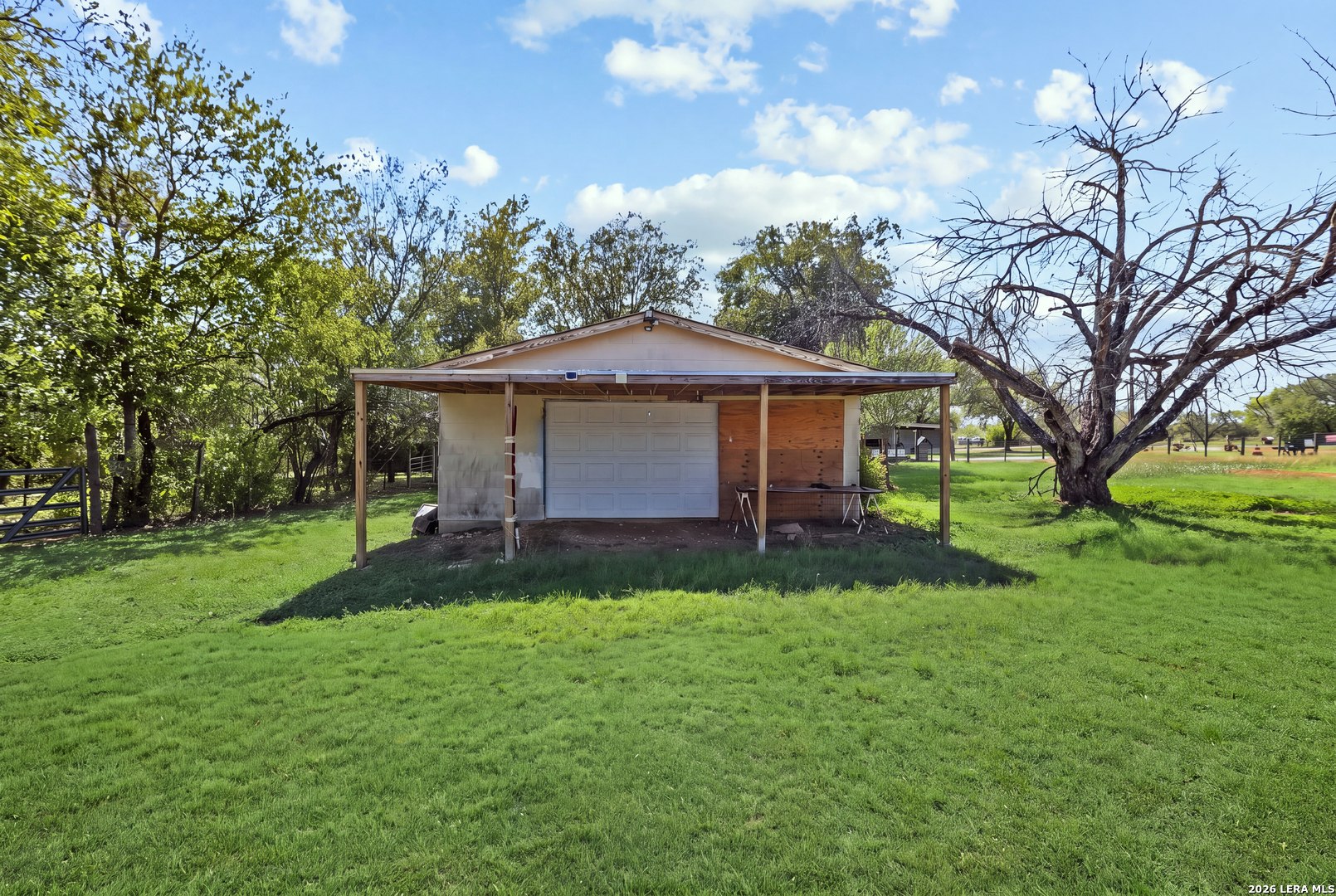 main property photo 22