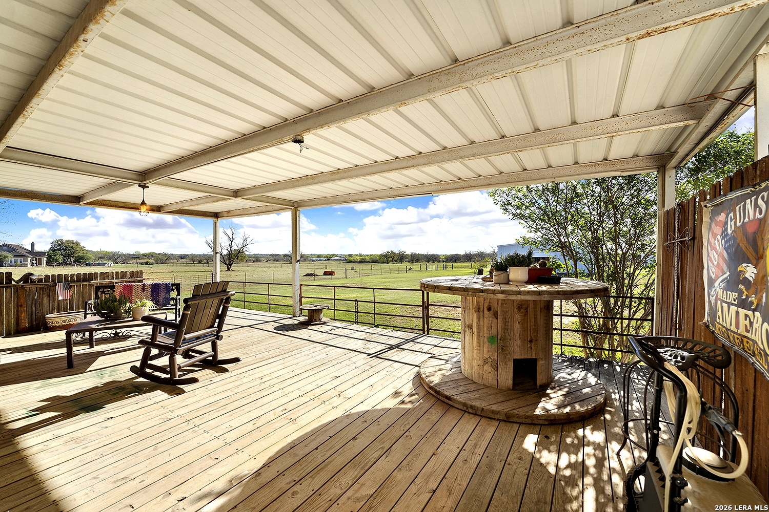 main property photo 11