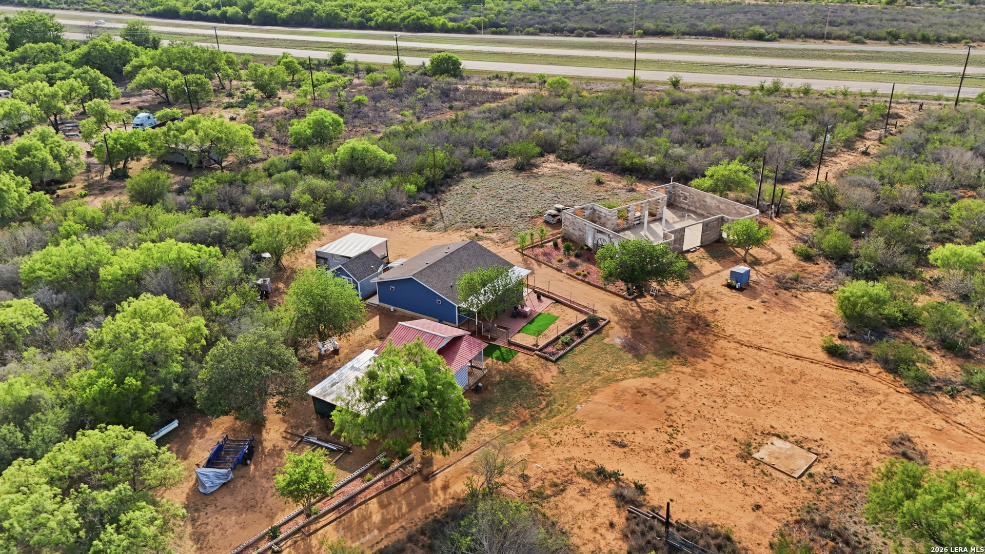 main property photo 32