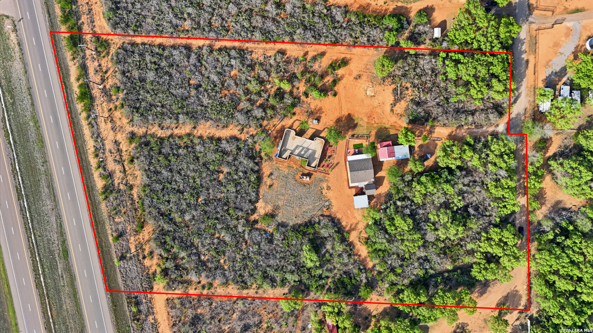 main property photo 33
