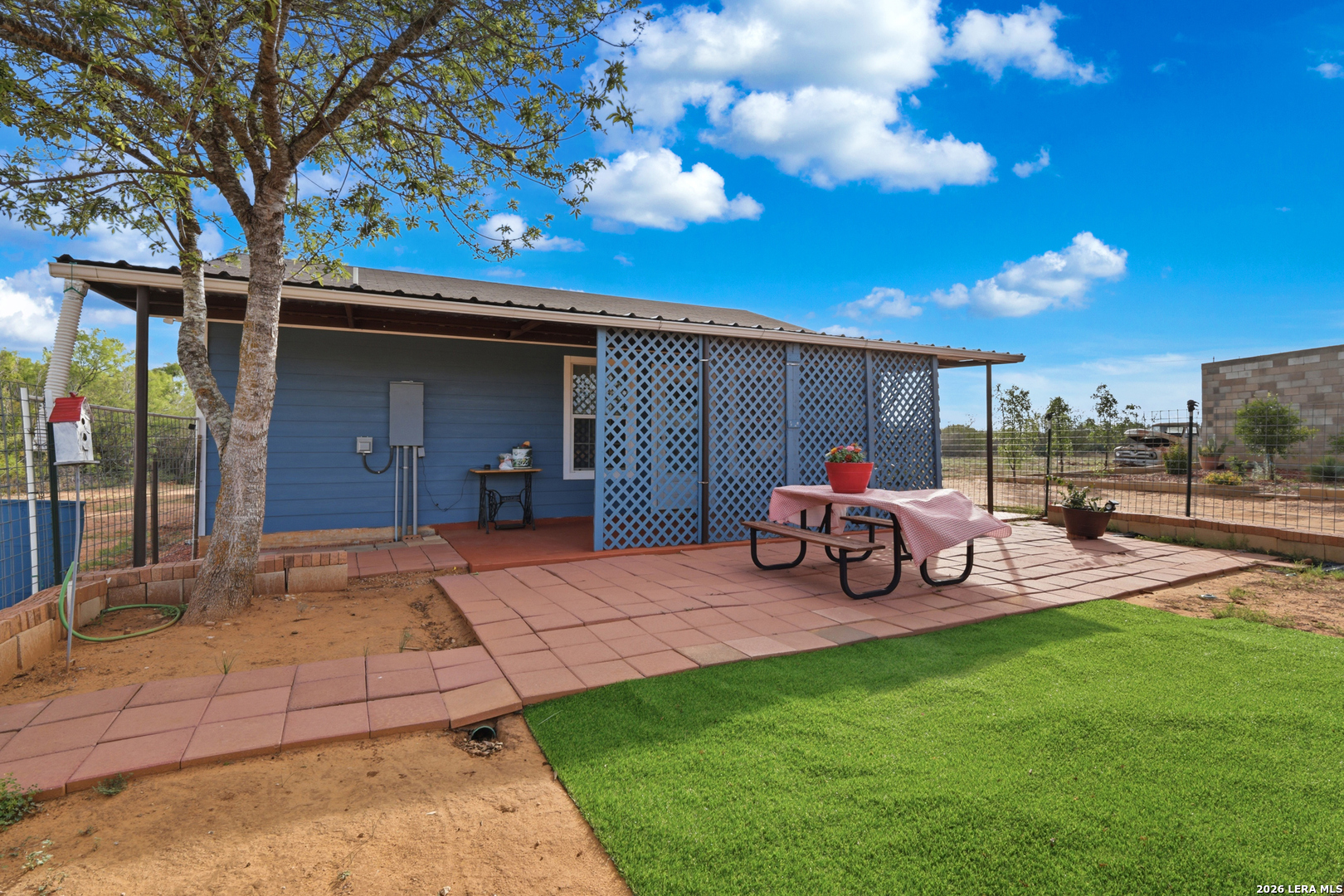 main property photo 6
