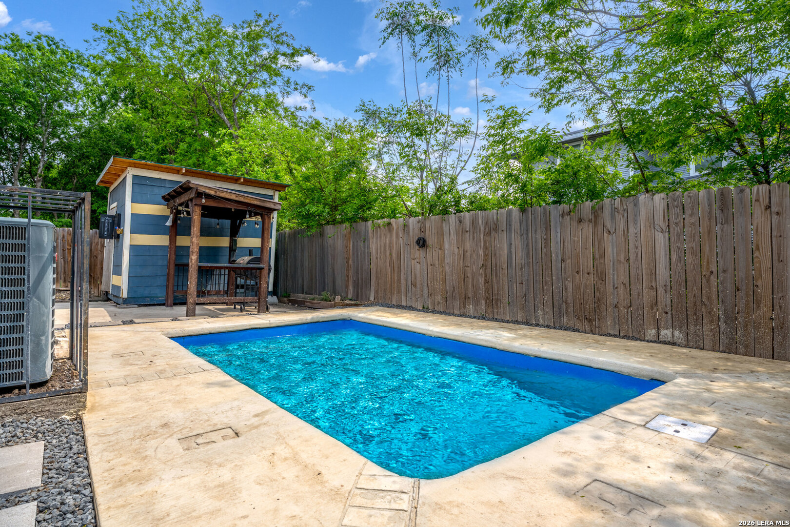 main property photo 38
