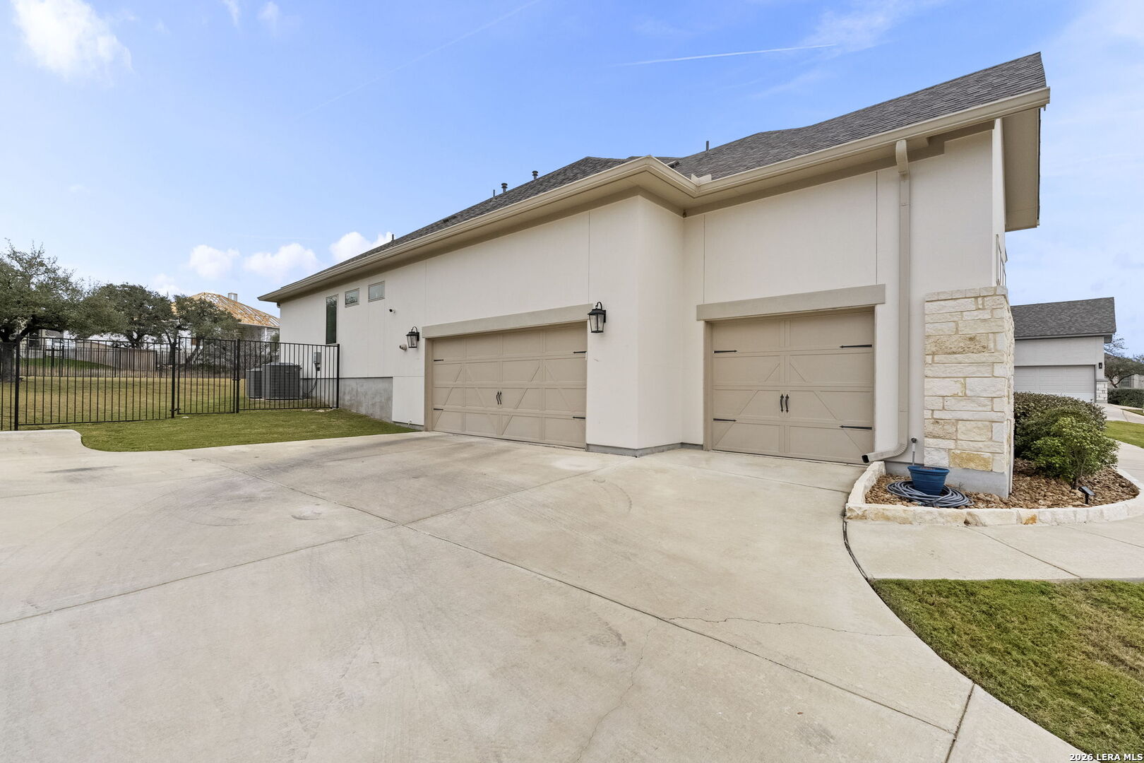 main property photo 58