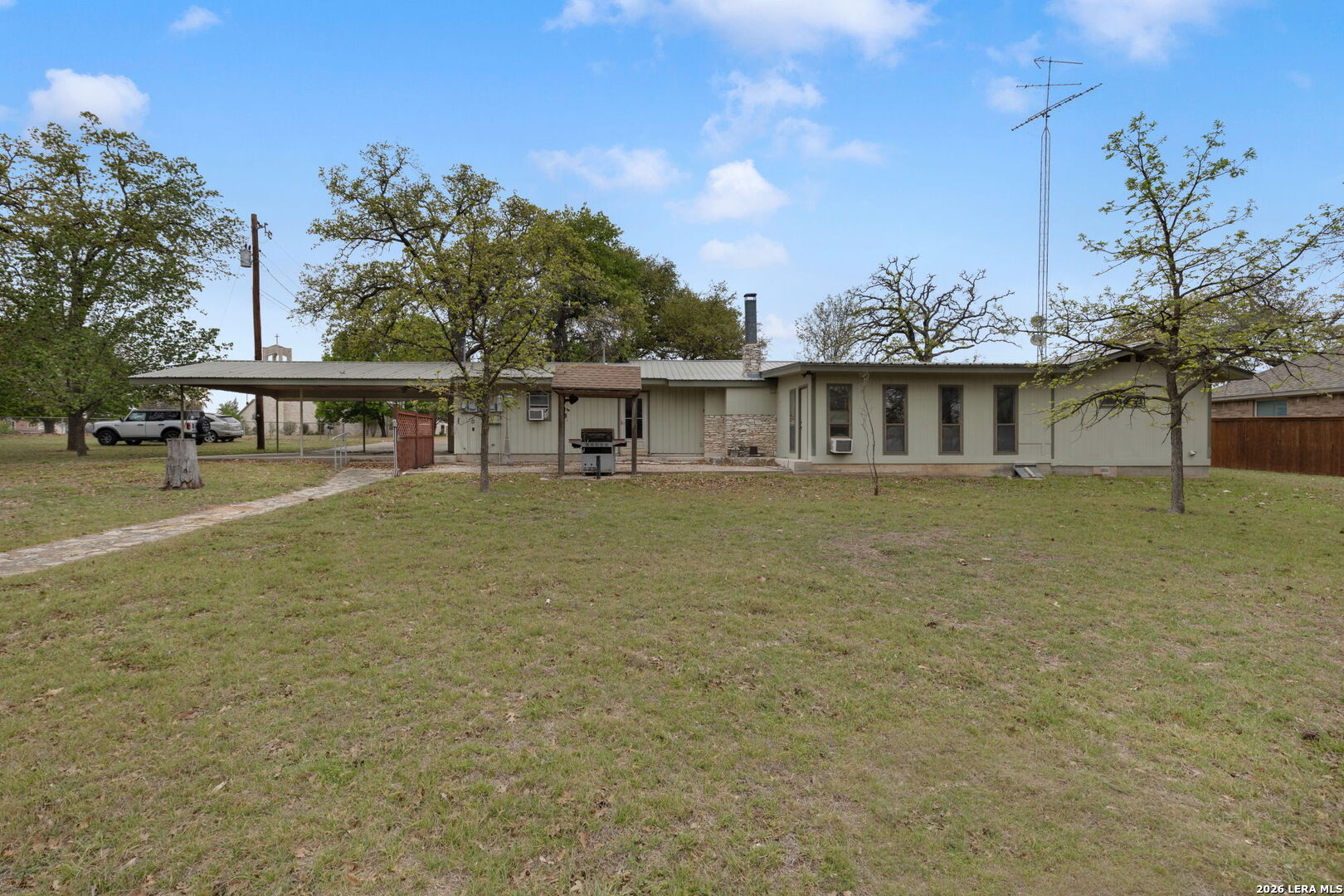 main property photo 8