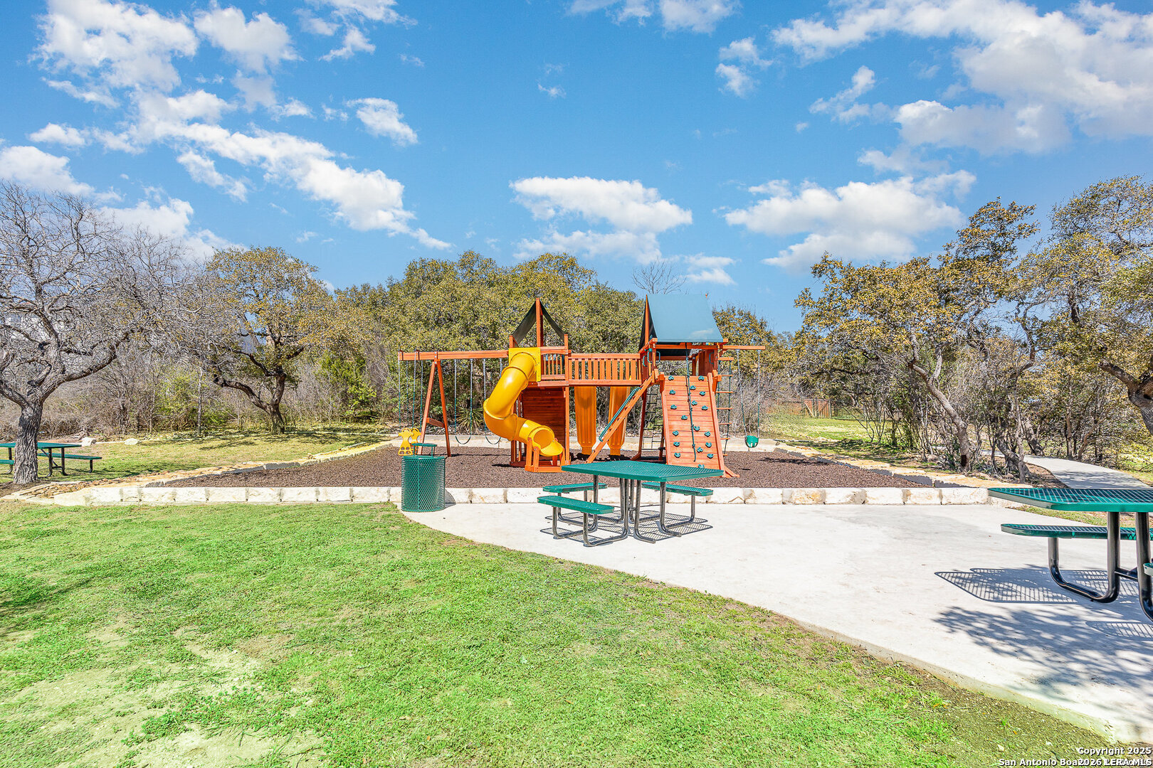 main property photo 30
