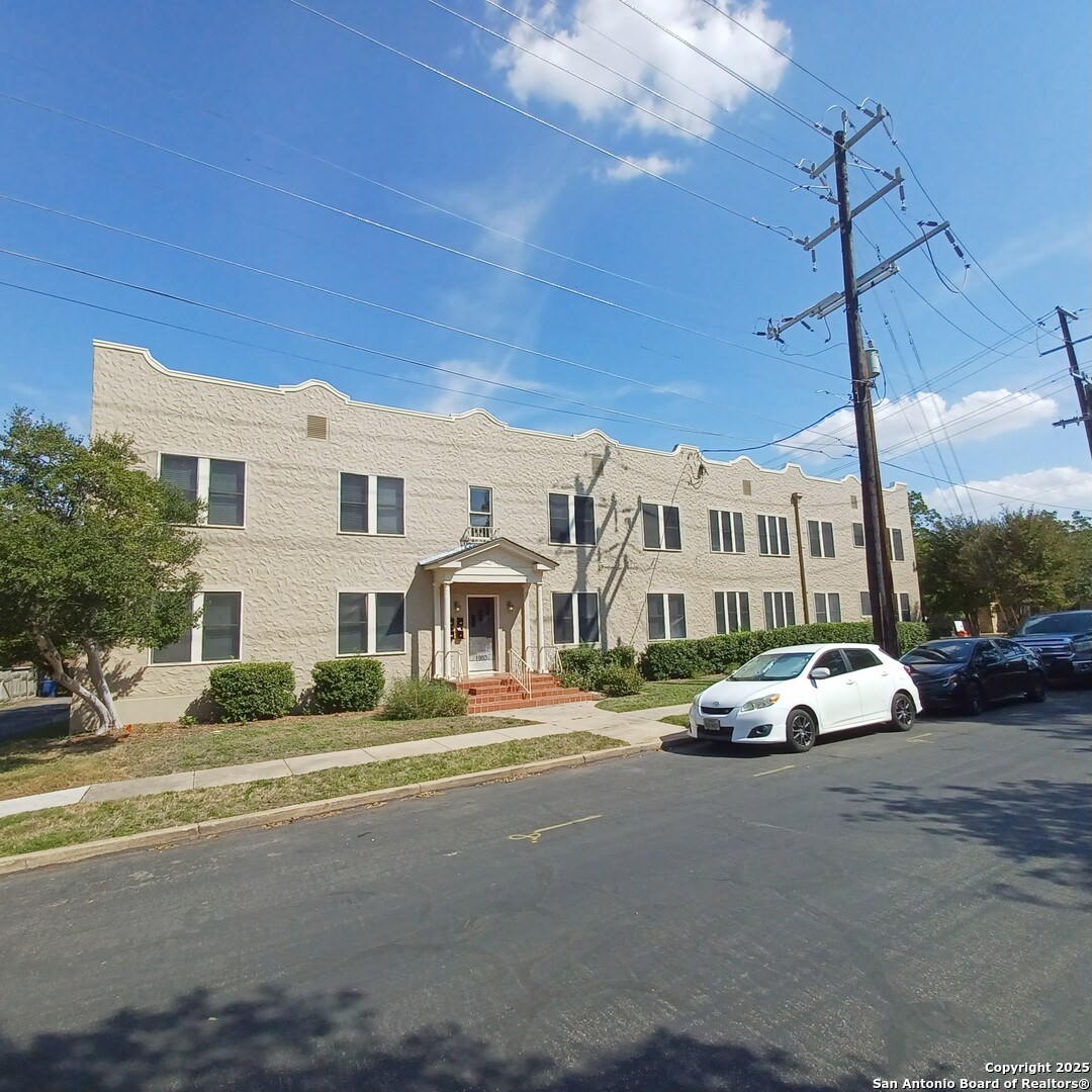 main property photo 6