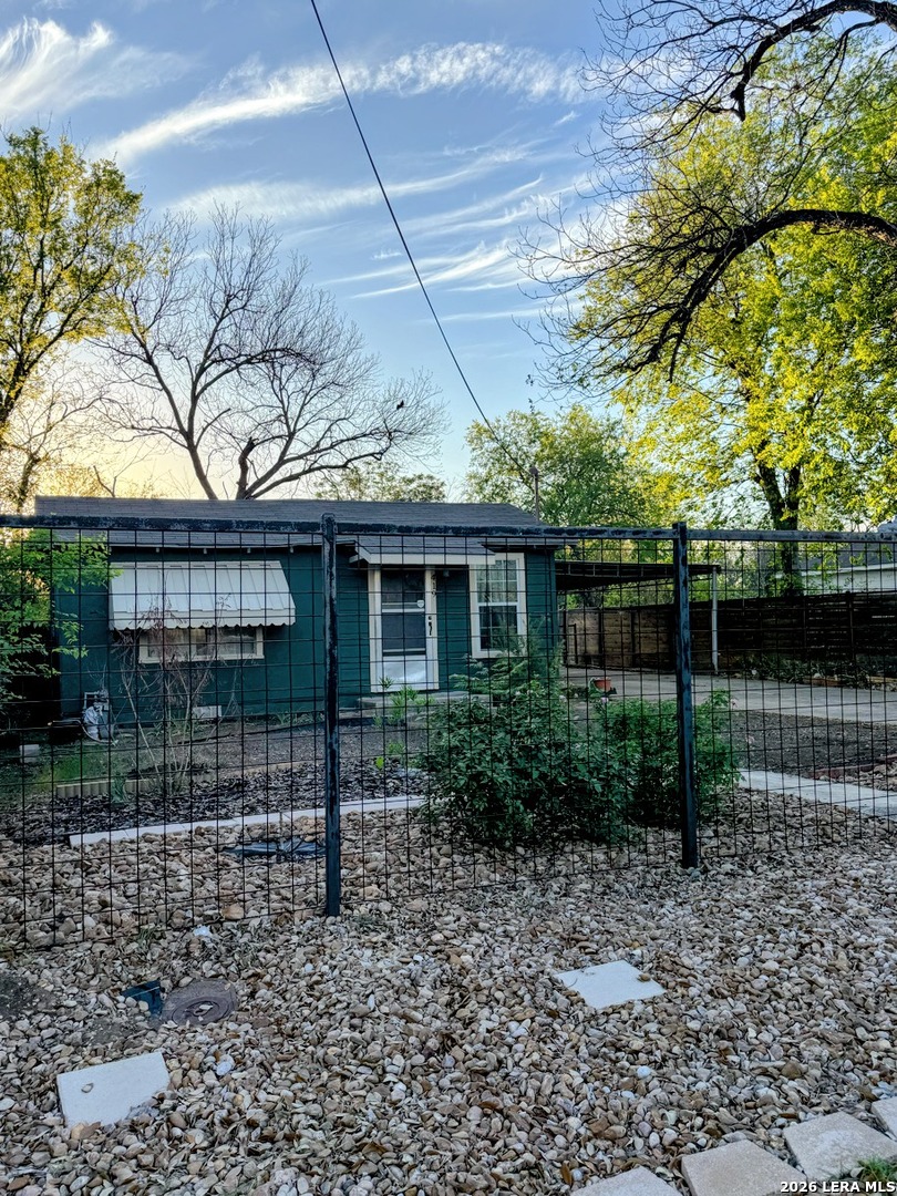 main property photo 3