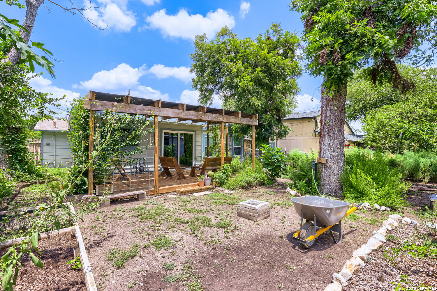 main property photo 27