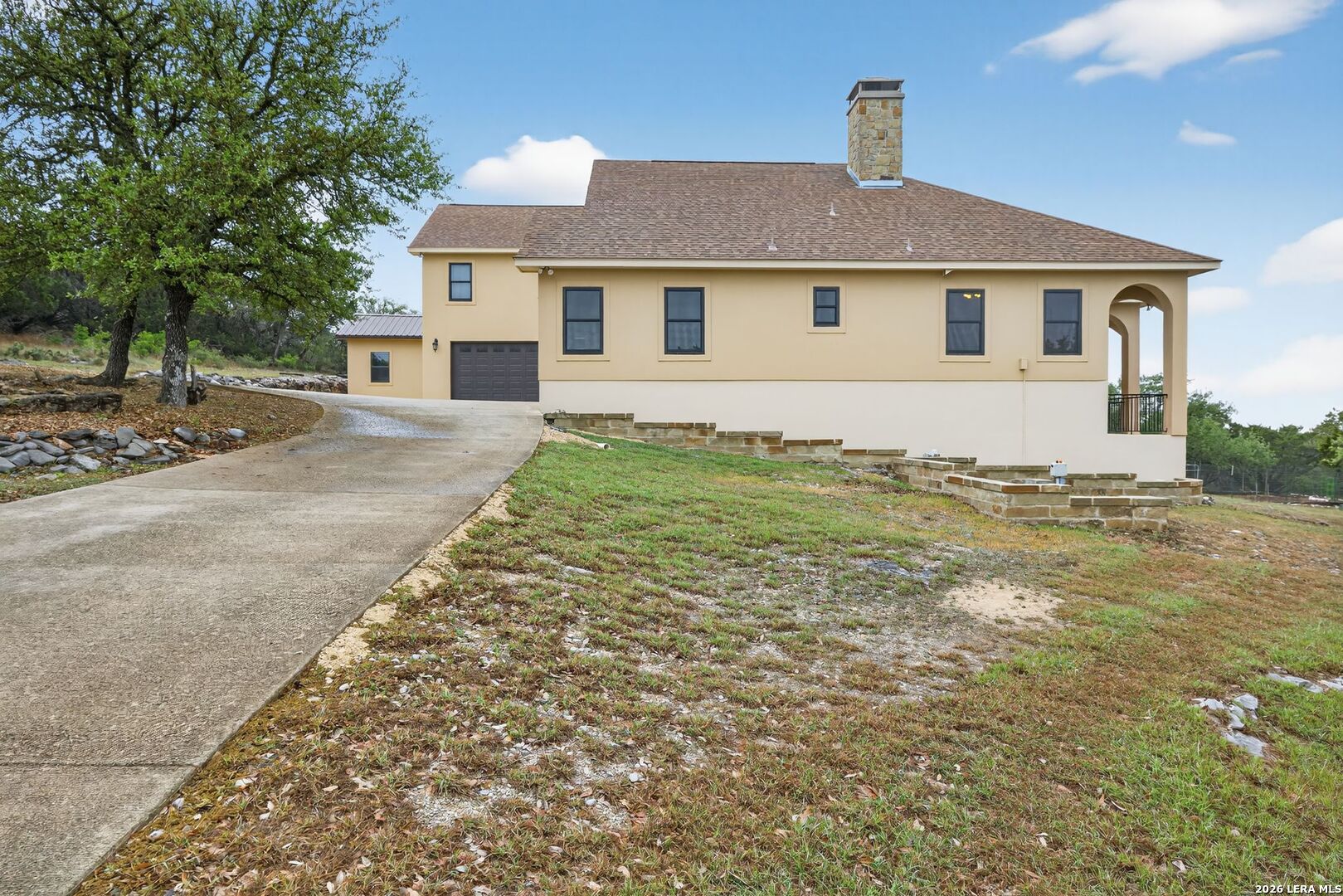 main property photo 13
