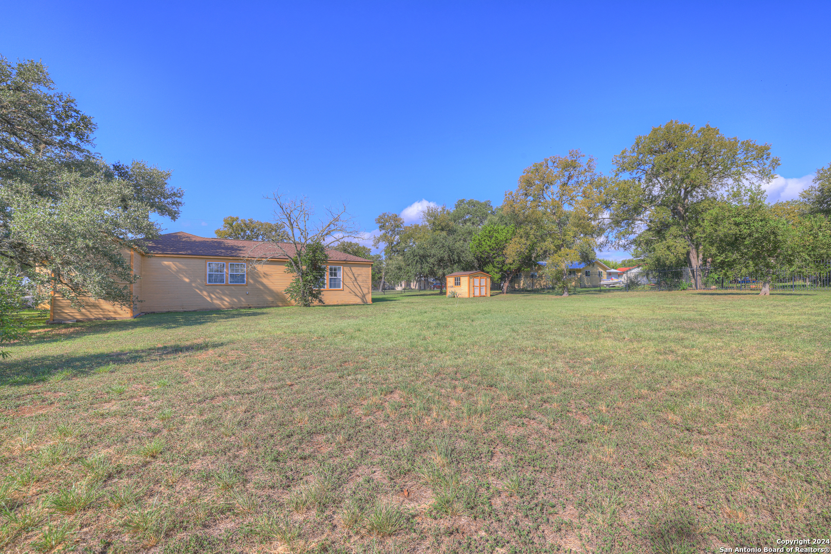 main property photo 27