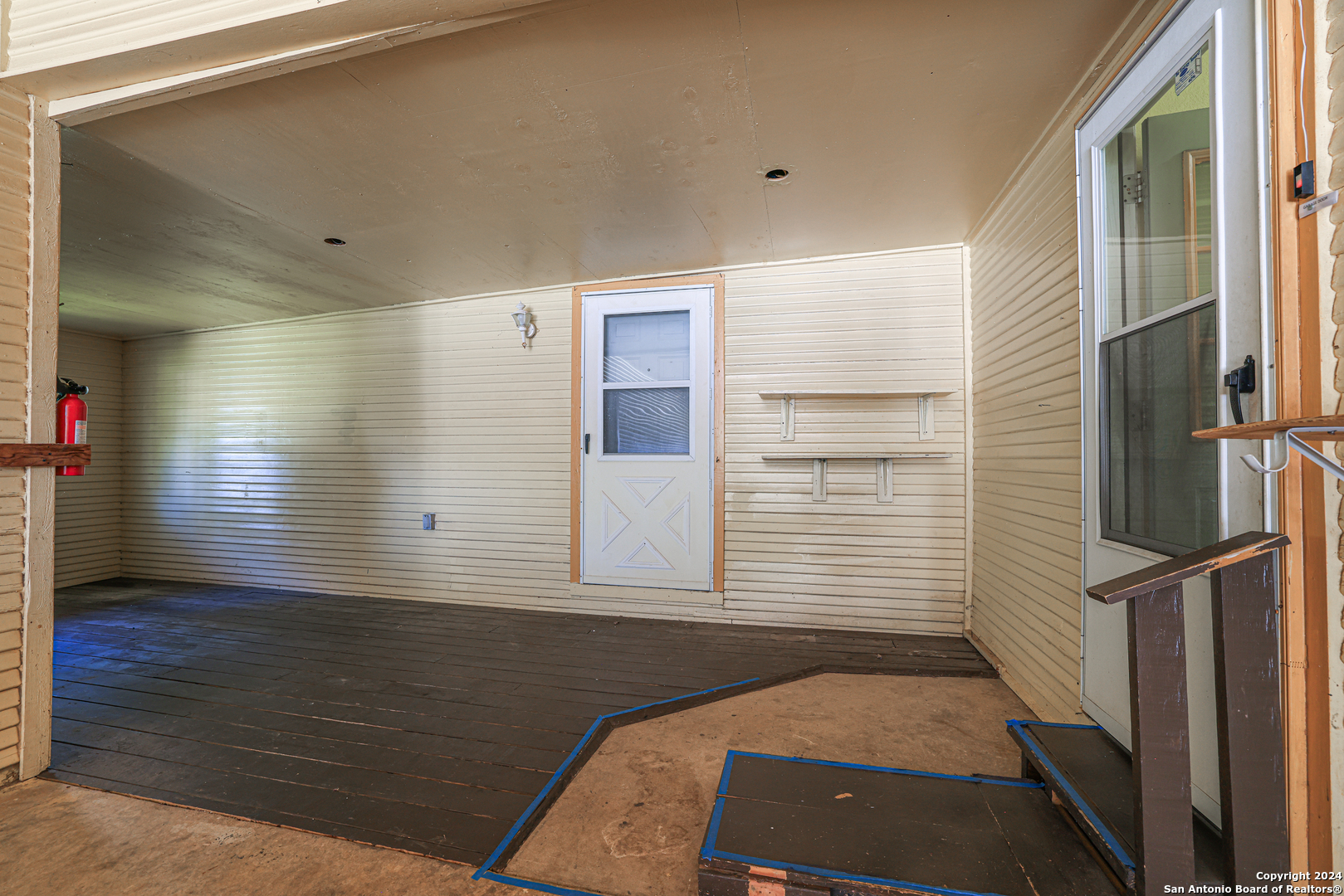 main property photo 34