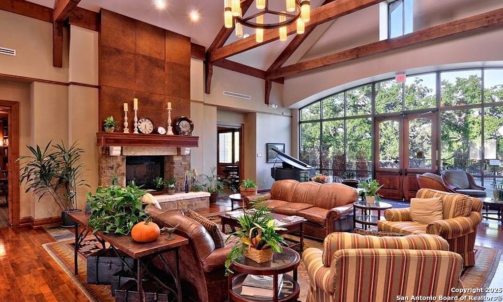 main property photo 28