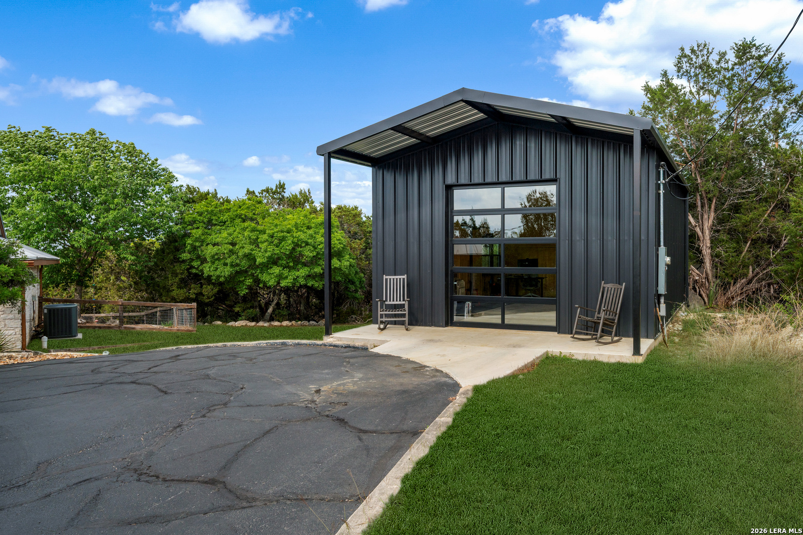 main property photo 25