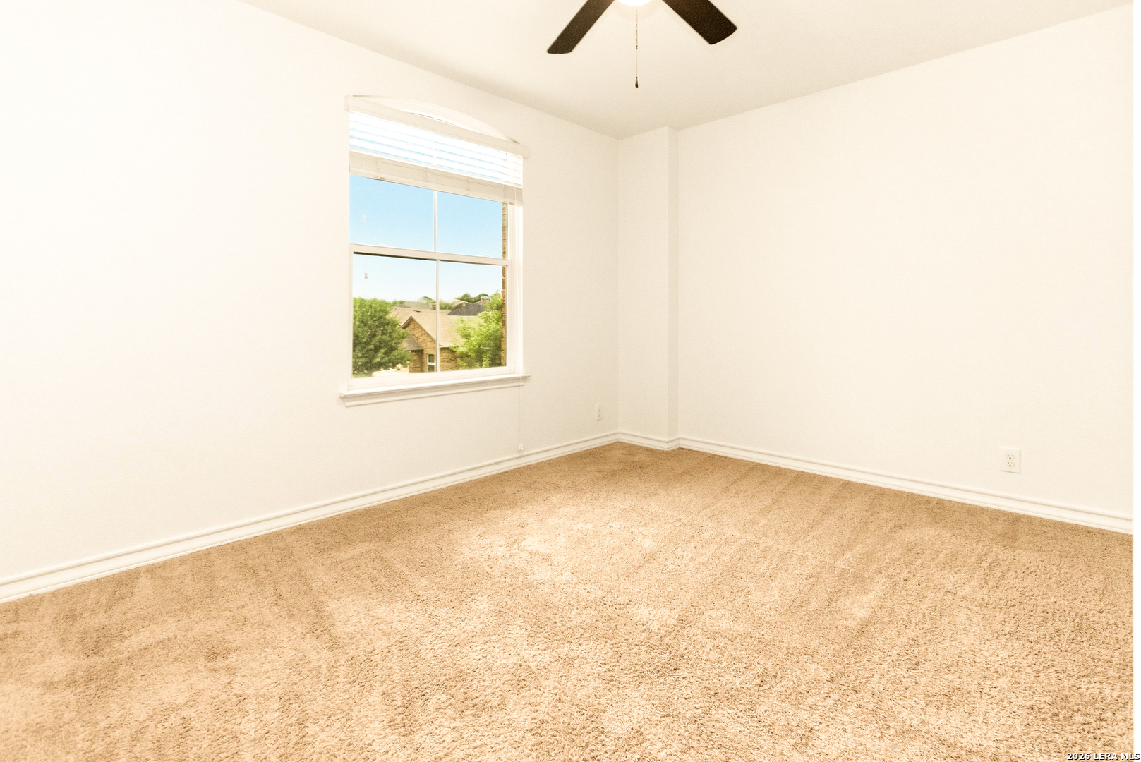 property viewer photo 20