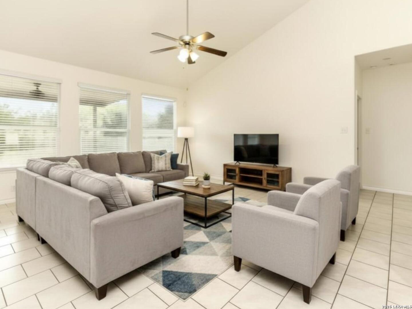 property viewer photo 3